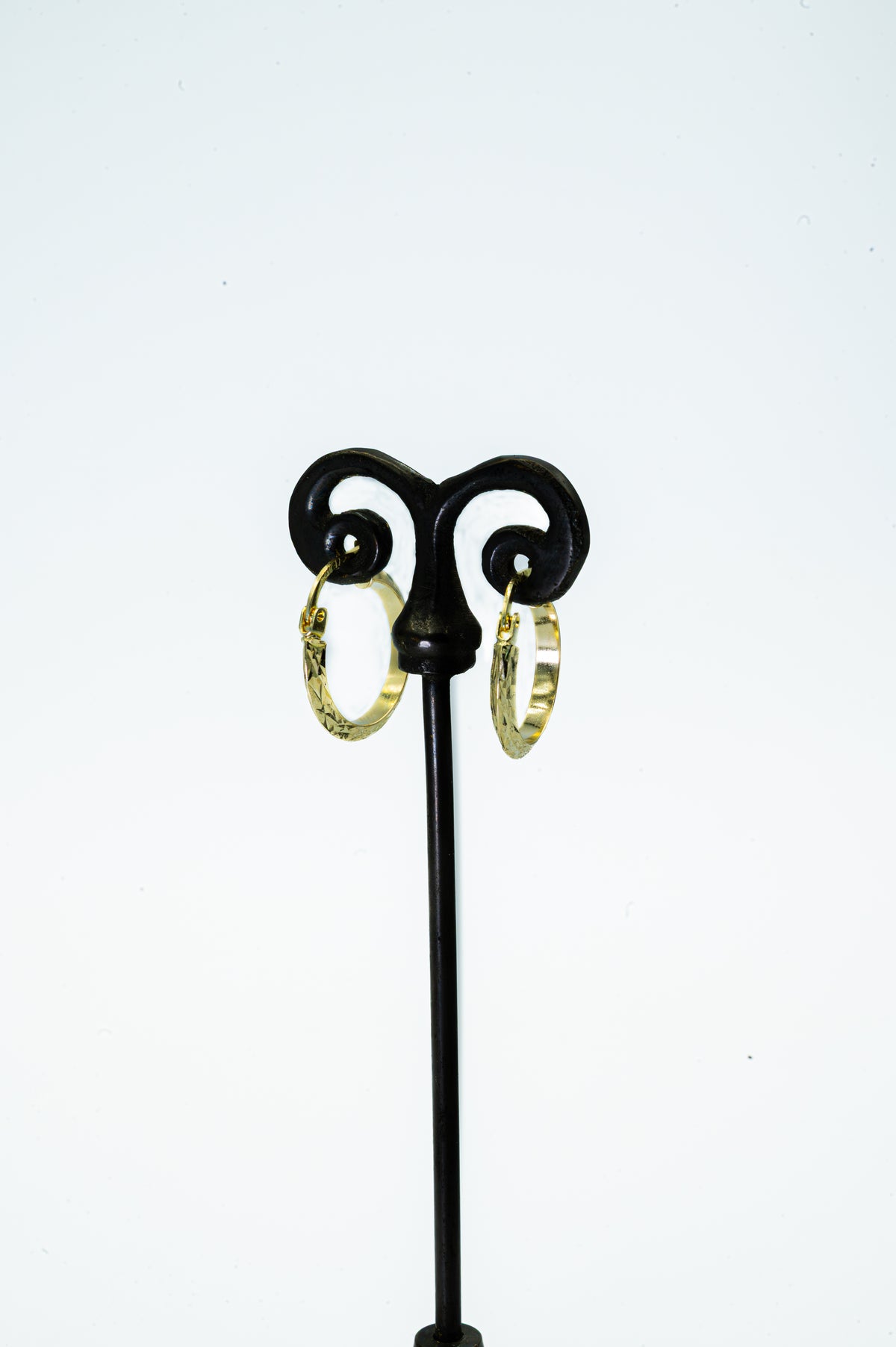 Texturized hoop 10K Gold