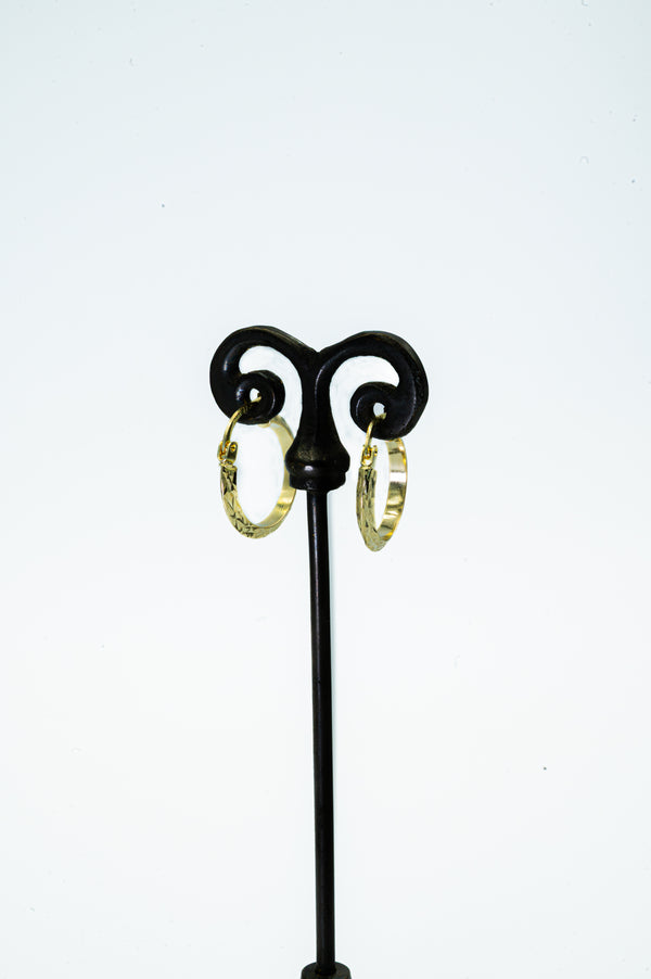 Texturized hoop 10K Gold