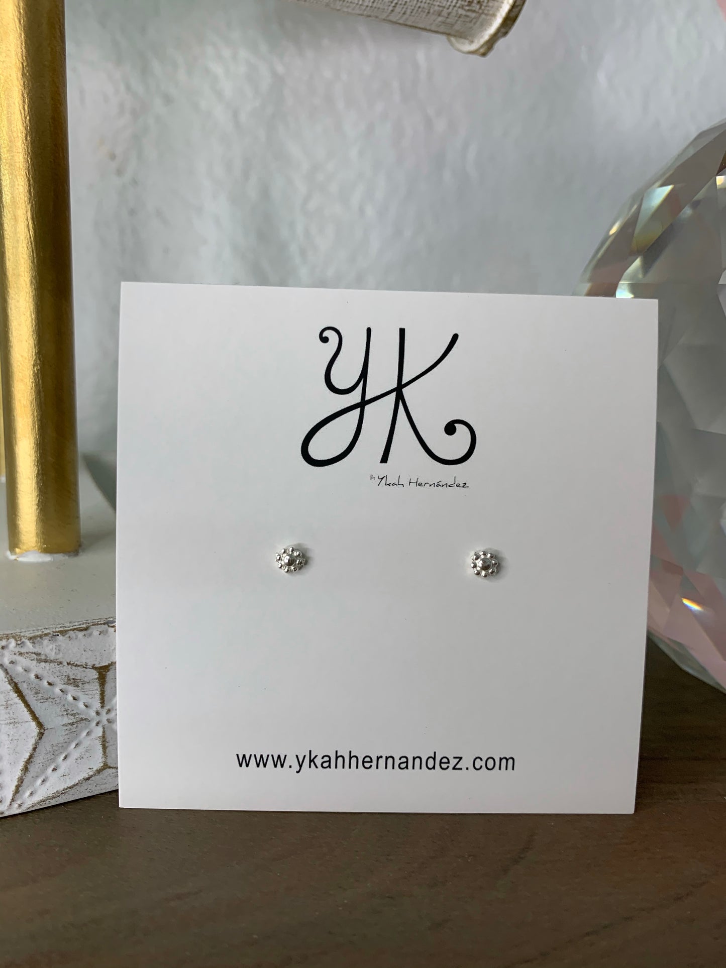 Mini Daisy stud